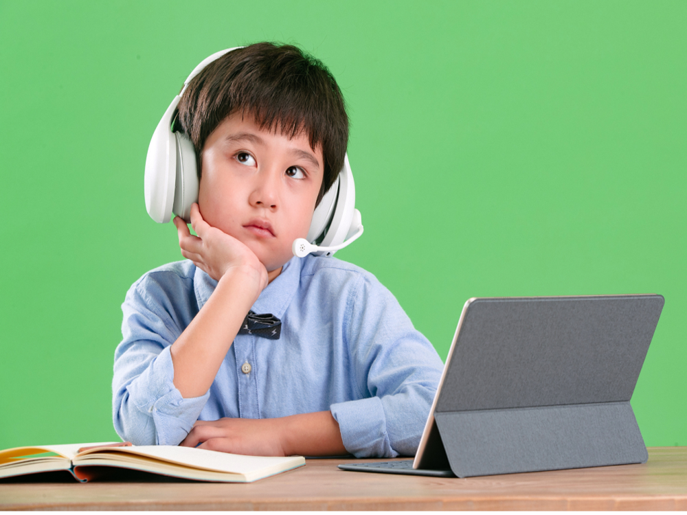 小学校低学年 1人だけで英語のレッスンを受けられますか 保護者の知恵袋 1 Qqキッズ 公式 小学校低学年 1人だけで英語のレッスンを受けられますか 保護者の知恵袋 1 Qqキッズ 公式