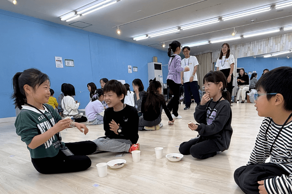 子どもたちが話している様子